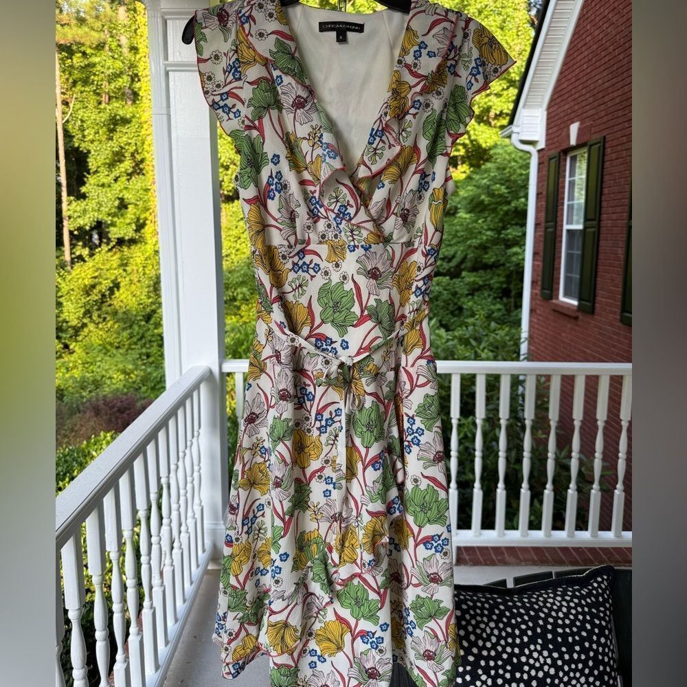 Chris McLaughlin Floral Dress. Tie Front and Ruffles. Sleeveless. Size 8. EUC.